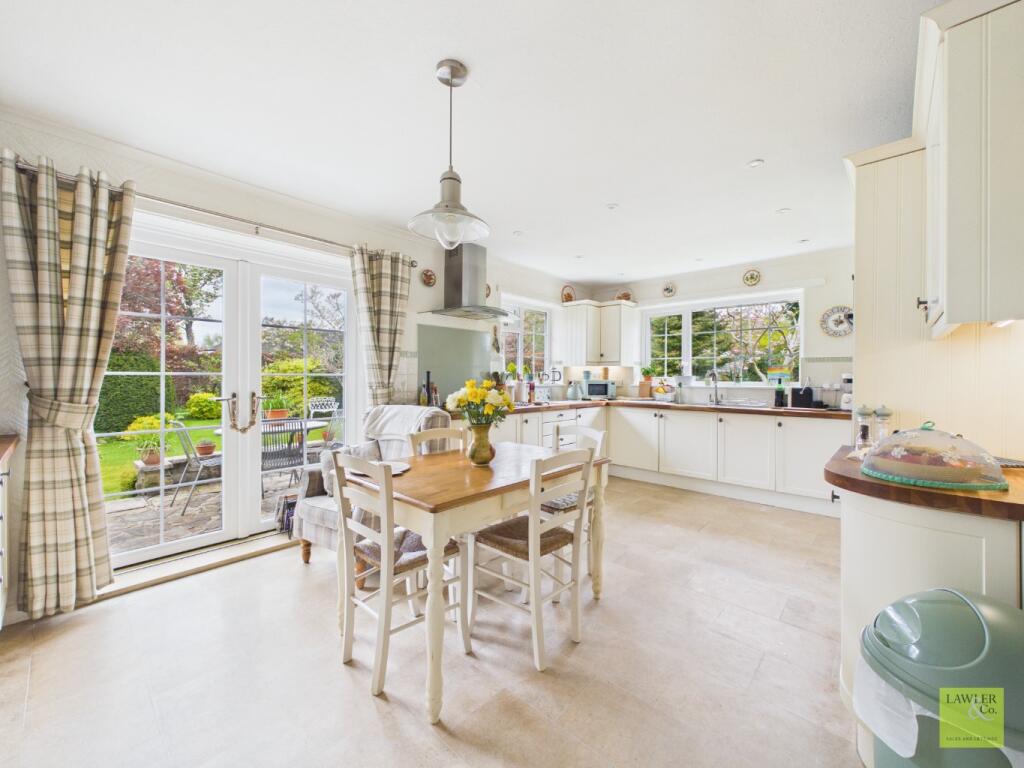 Anglesey Drive, Poynton, Stockport, Cheshire, SK12 1BT photo 3