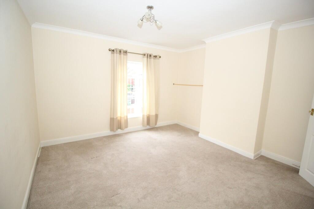 House in Wakefield - View 5