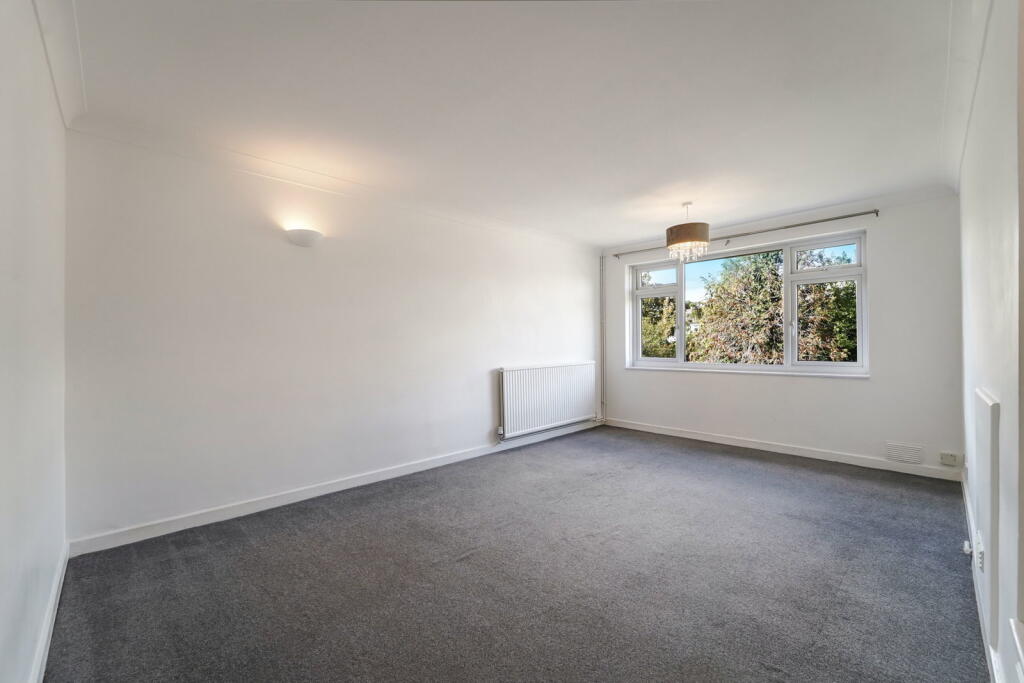 Apartment in Kingston upon Thames - View 5