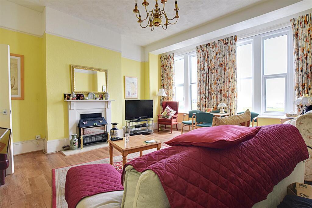 Apartment in Tonbridge - More
