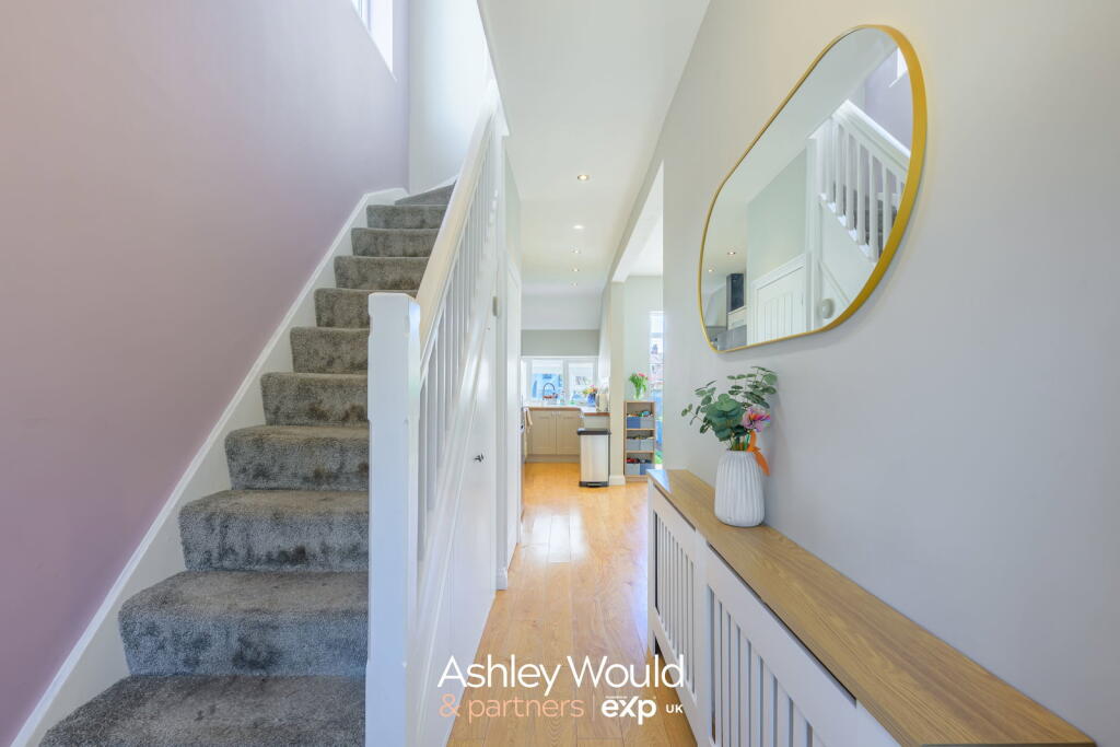 House in Sandwell, West Midlands - More