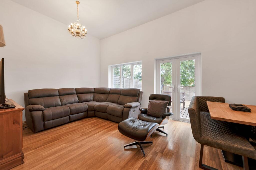House in Royston - View 3