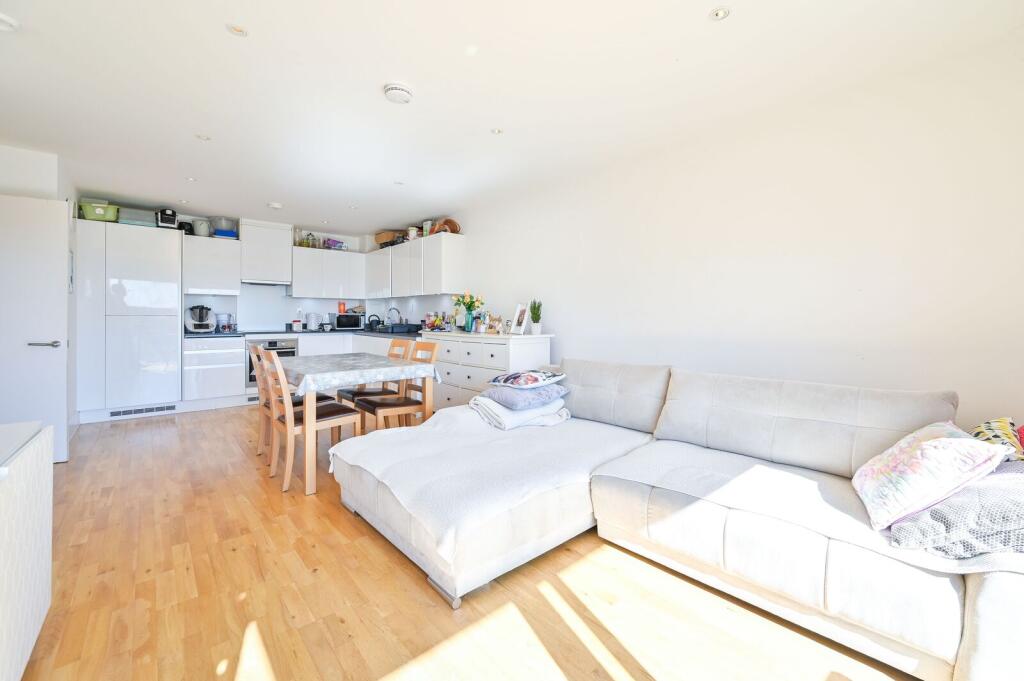 Apartment in London - View 5