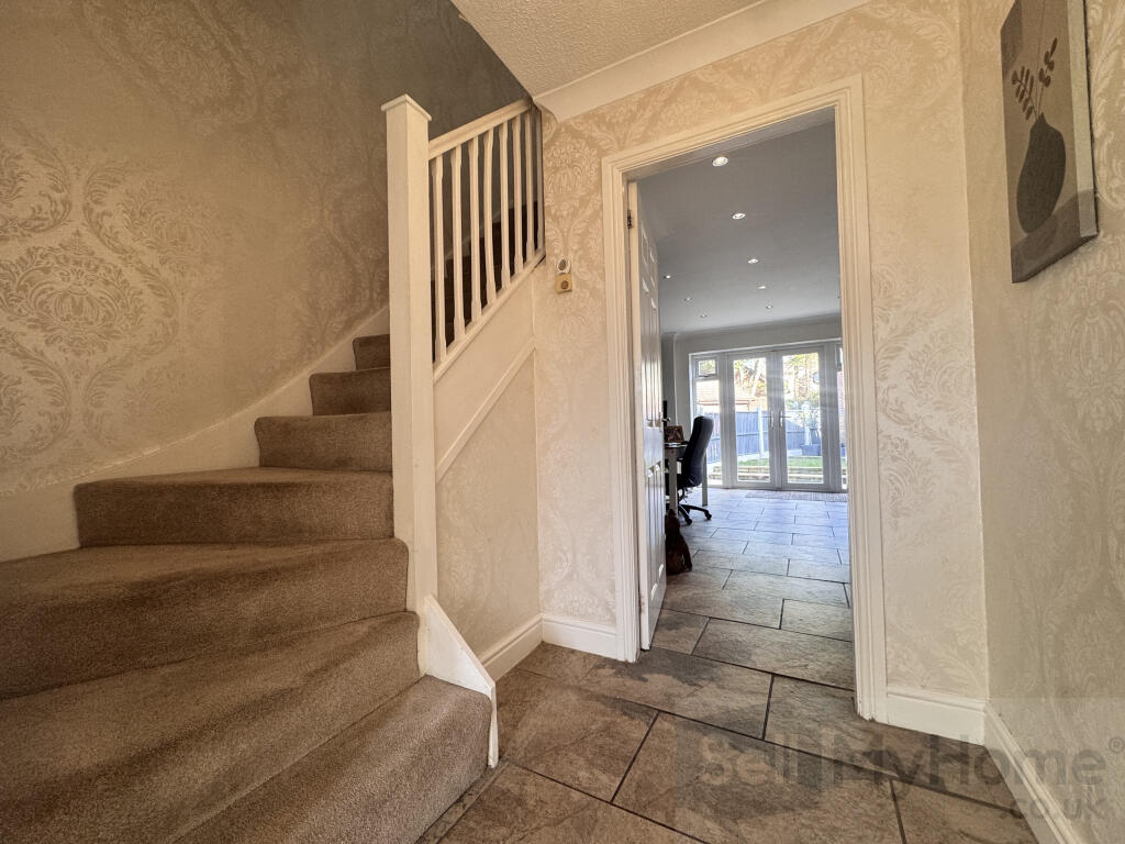 Ridgwood Avenue, Blackpool, Lancashire photo 2