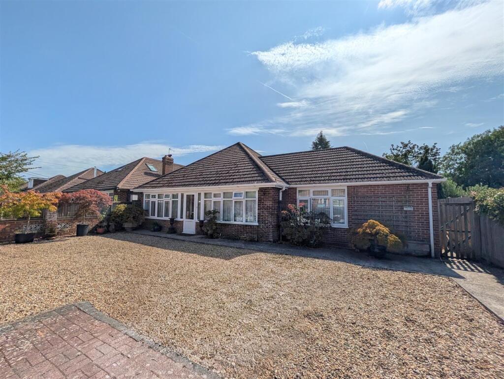 Oakgrove Road, Bishopstoke, Eastleigh photo 3