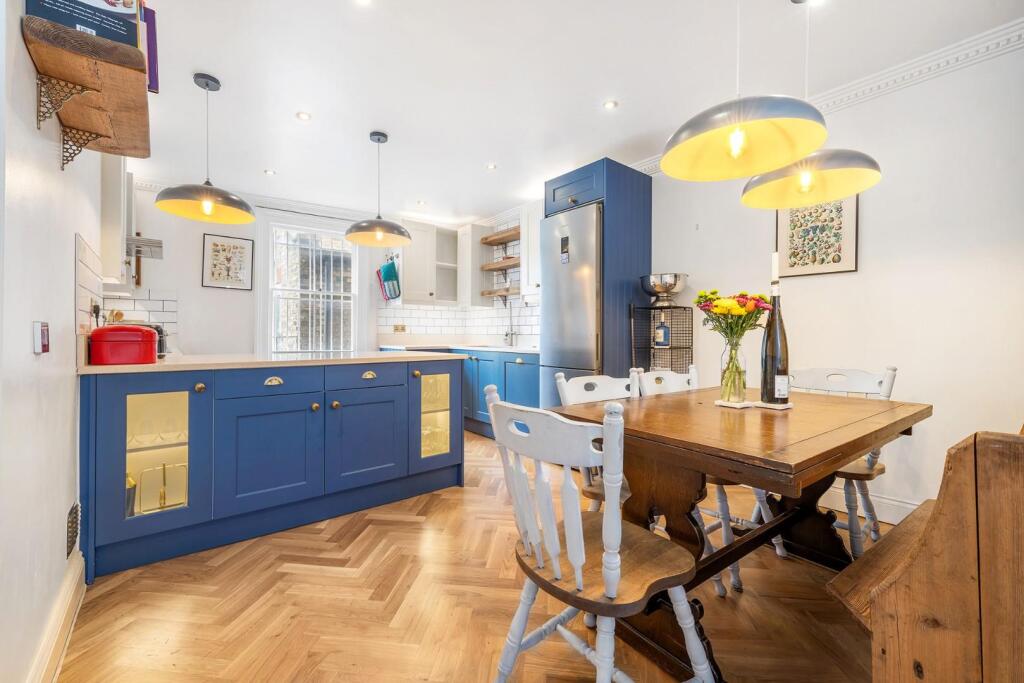Apartment in London - View 3