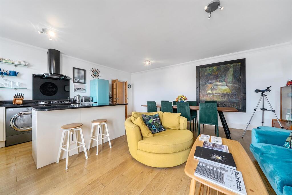 Apartment in Portsmouth - More