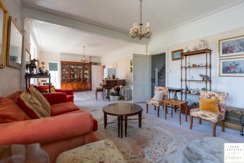 House in Torquay - More