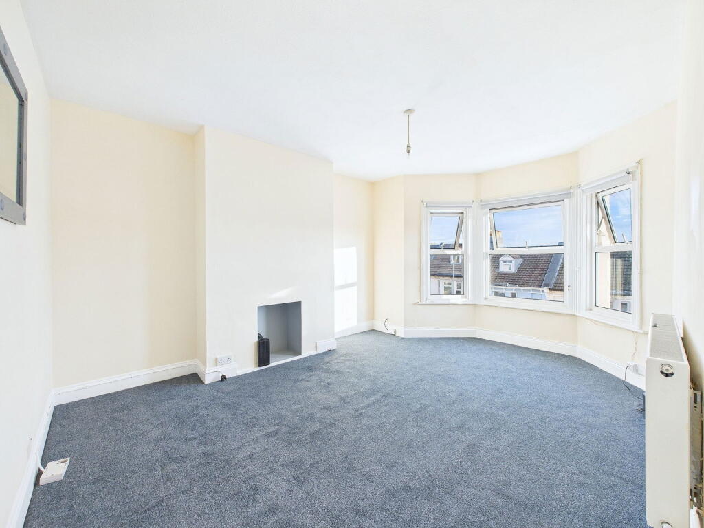 Apartment in Brighton, Round Hill - View 2