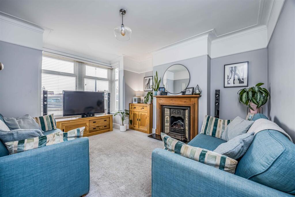 Lakeside Avenue, Portsmouth - View 2