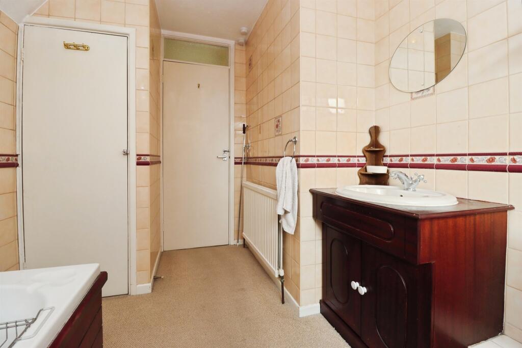 Rookwell Drive, Market Harborough photo 4