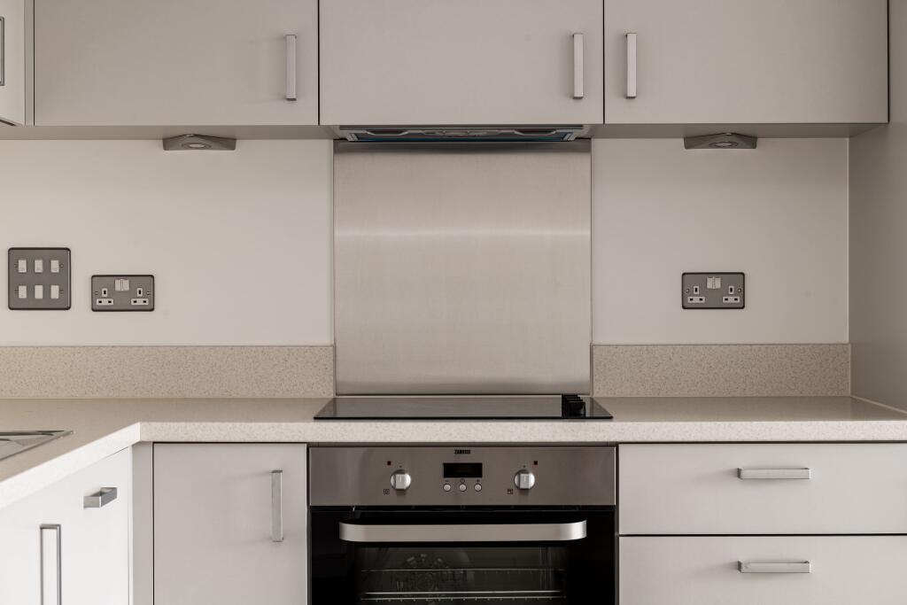 Apartment in Harrow - View 3