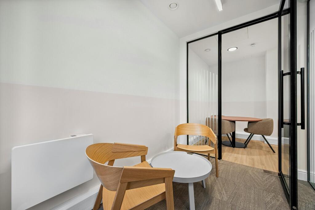OFFICE4.jpg