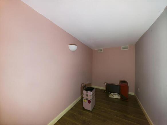 CAM03844G0-PR0156-STILL031.jpg
