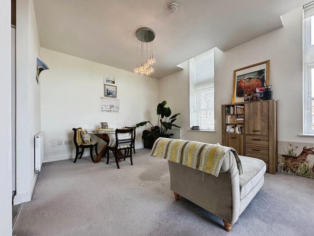 Apartment in Lancaster - More