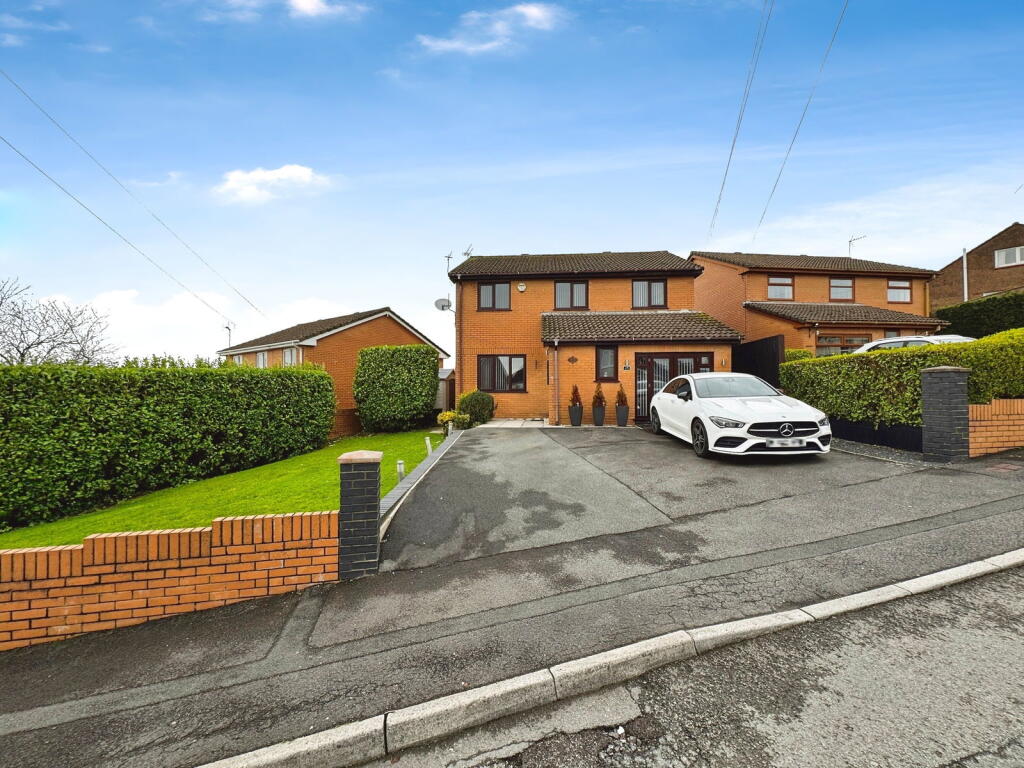 4-bed detached on Bryn Llidiard, Litchard, Bridgend, CF31 1QD, £375,000