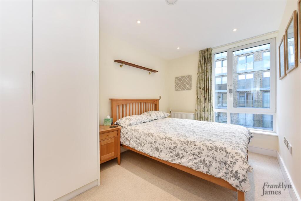 Apartment in London, Canary Gateway, Limehouse - View 5