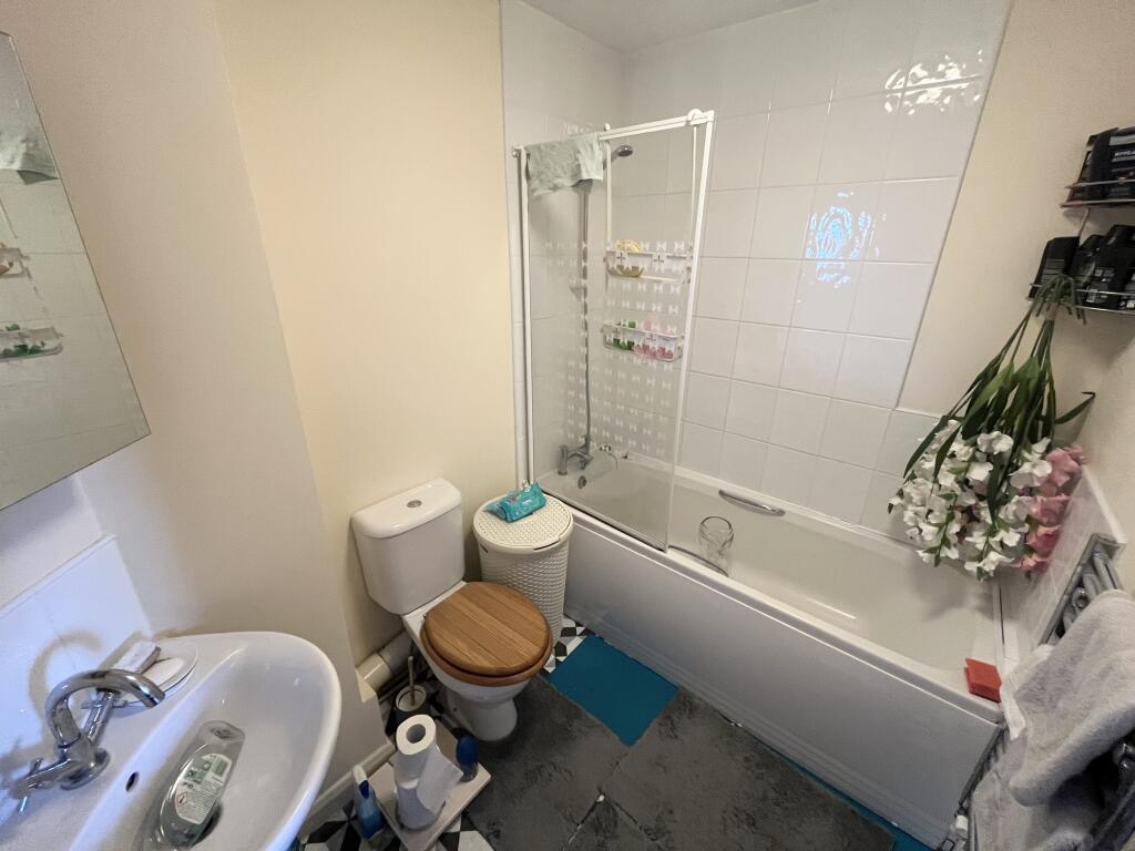 Apartment in Cardiff - View 5