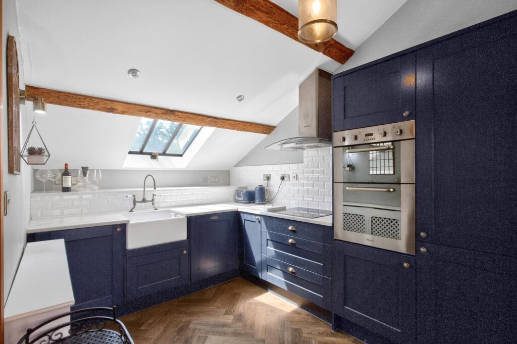 Main image of property: 42 Park Square North, Leeds