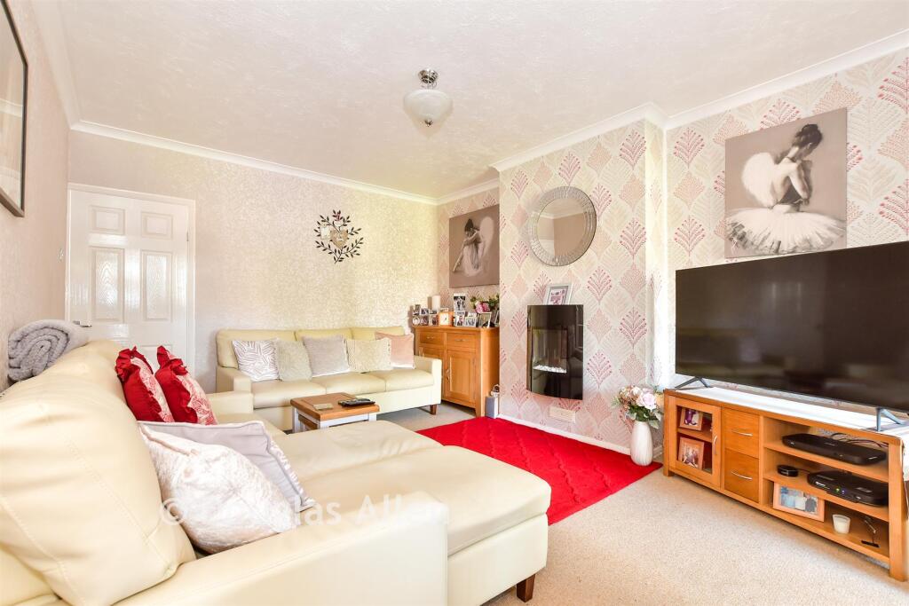 Grange Road, Brock Hilll, Wickford, Essex photo 3