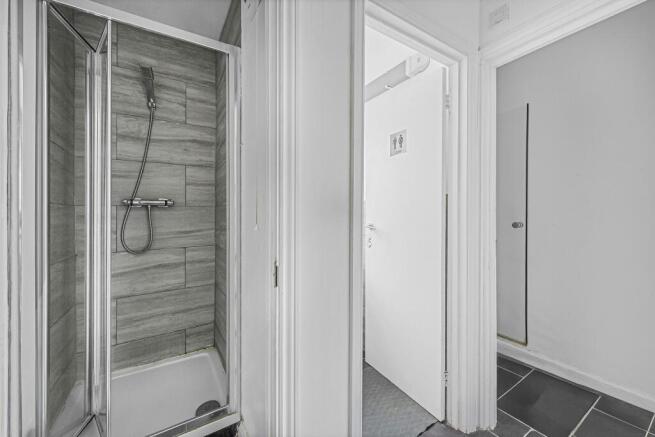 BATHROOM1 (5).jpg
