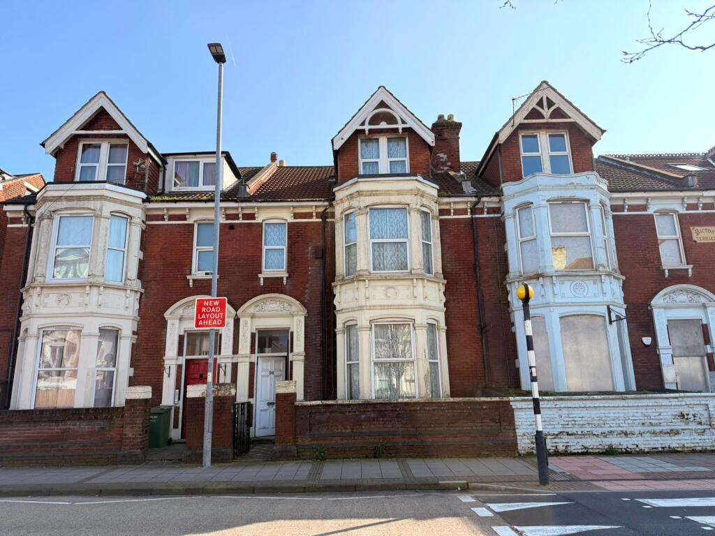 Main image of property: 98 Victoria Road North, Southsea, Portsmouth, Hampshire PO5 1QE