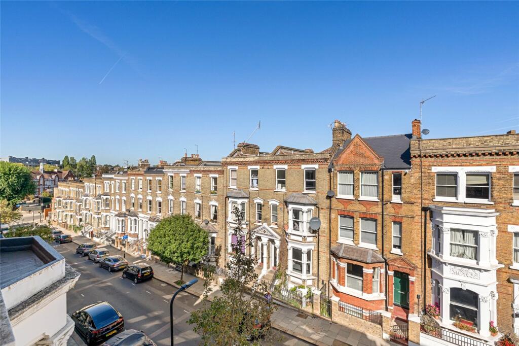 Apartment in London - View 3