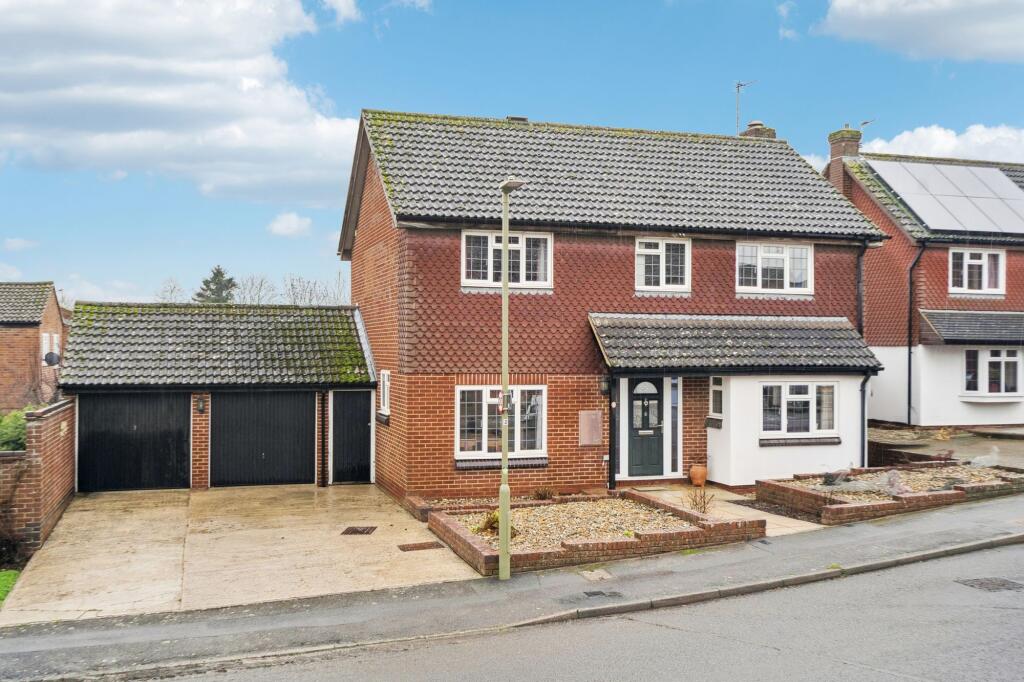 Main image of property: Wentworth Road, Thame, OX9