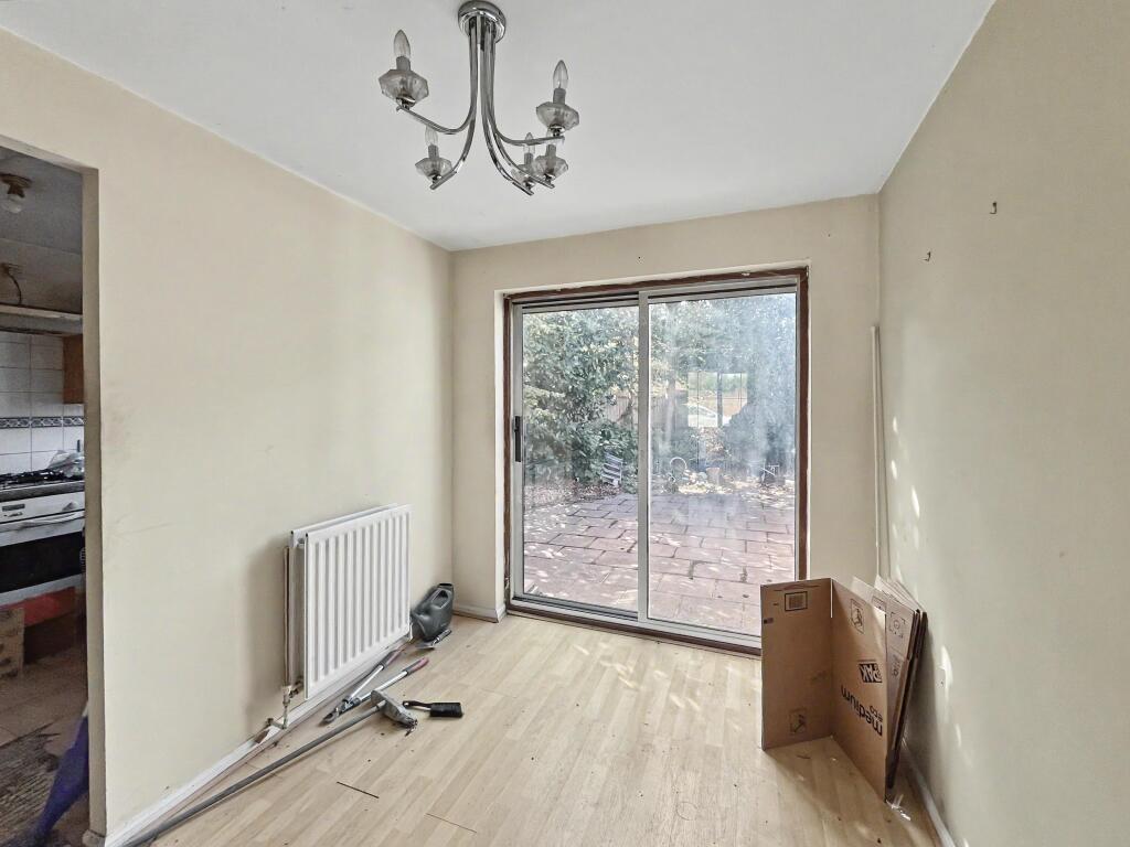 House in London, Hackbridge - View 4