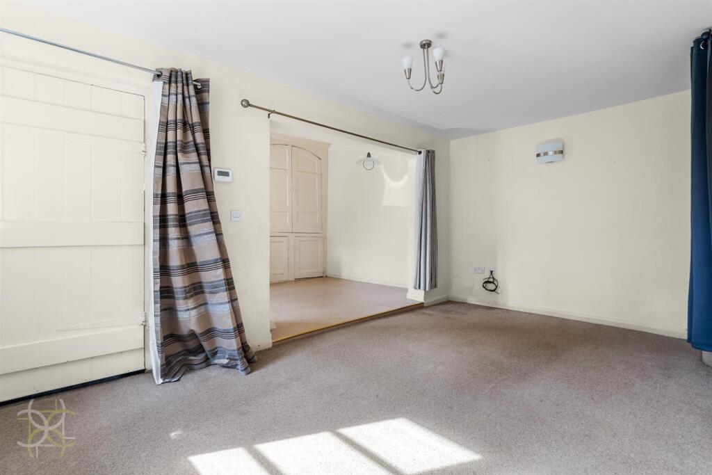 House in Worcester - View 4