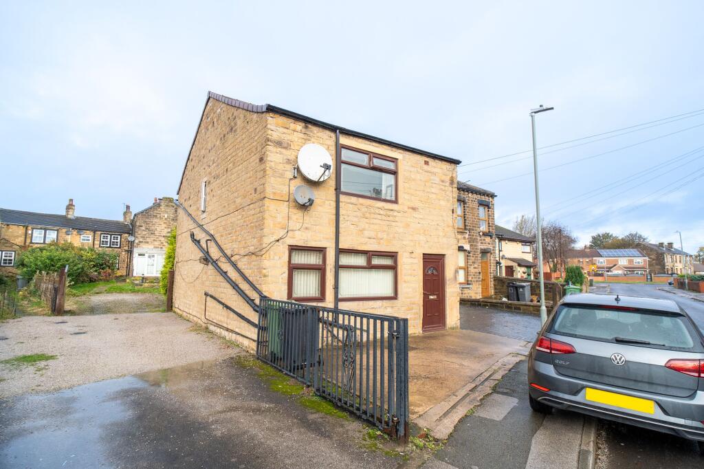 Main image of property: Chapel Fold, Batley, WF17