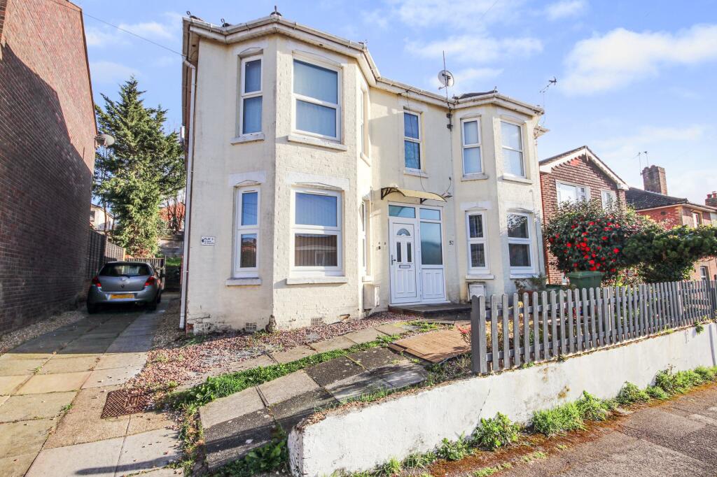 Main image of property: 52 Glen Road, Woolston, SO19