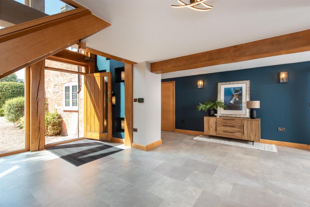 House in Dudley - View 3