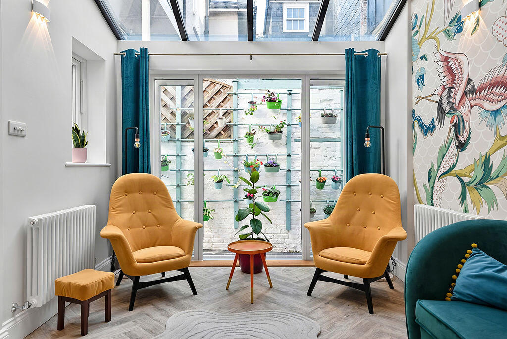 House in Portsmouth, Southsea - More
