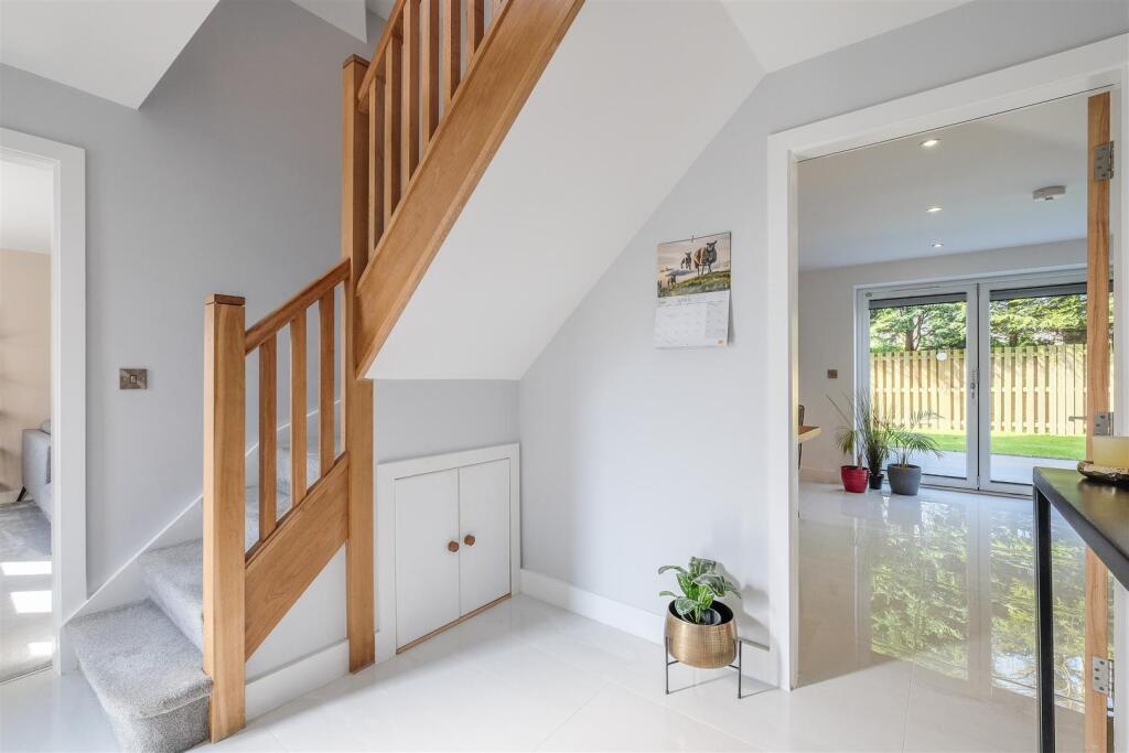 House in Halifax - View 3