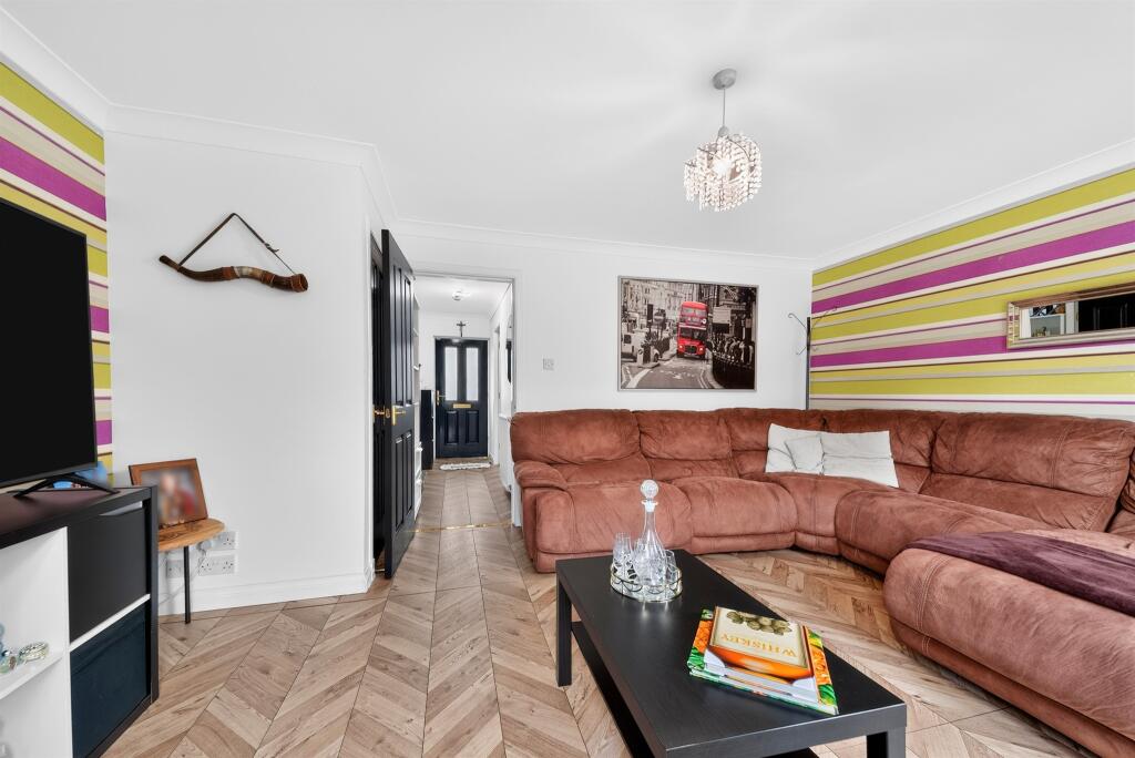 House in Newton Mearns, Ryelands, Netherplace Estate - View 4