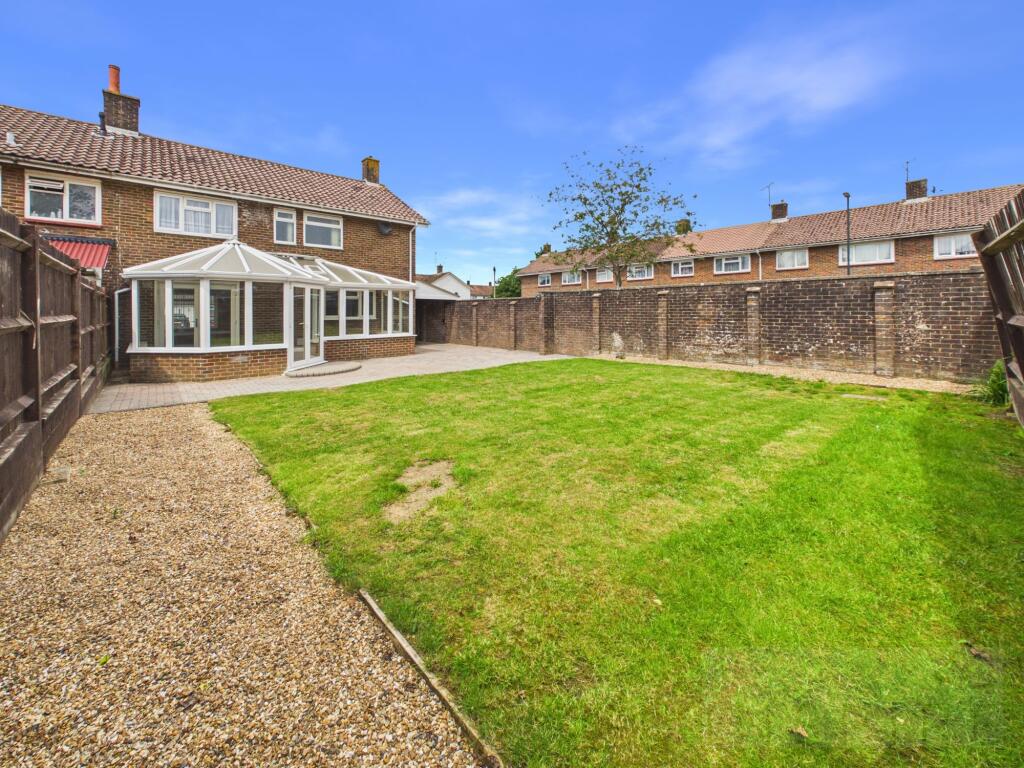 Gainsborough Road, Crawley, RH10 - View 4