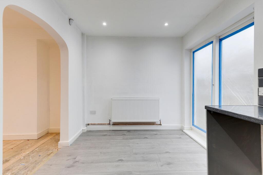 Denewood Crescent, Nottingham, NG8 photo 2