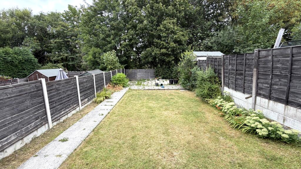 Parvet Avenue, Droylsden photo 3
