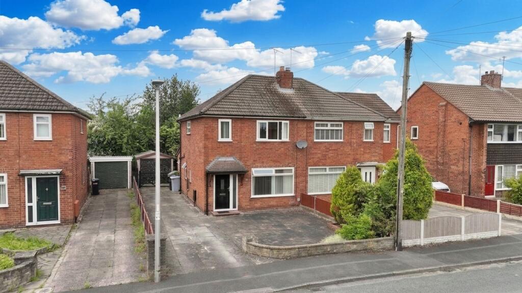 3-bed semi-detached on Wistaston Avenue, Crewe, CW2, £190,000