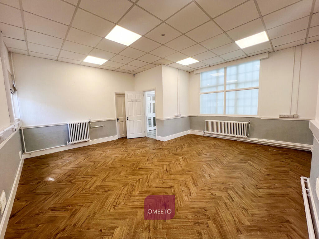 Office 3 to Let