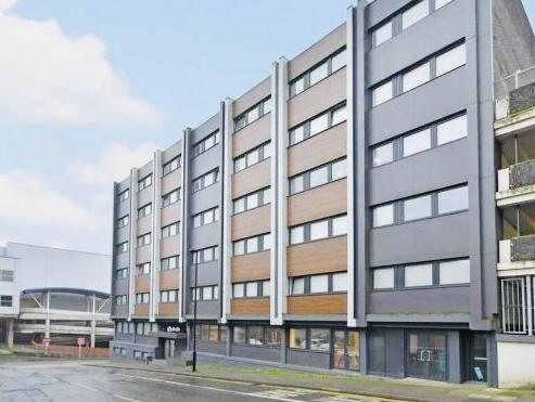 Studio studio on The Midway, Newcastle Under Lyme, Staffordshire, ST5, £39,000