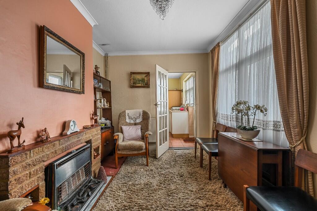 House in London, Forest Gate - More
