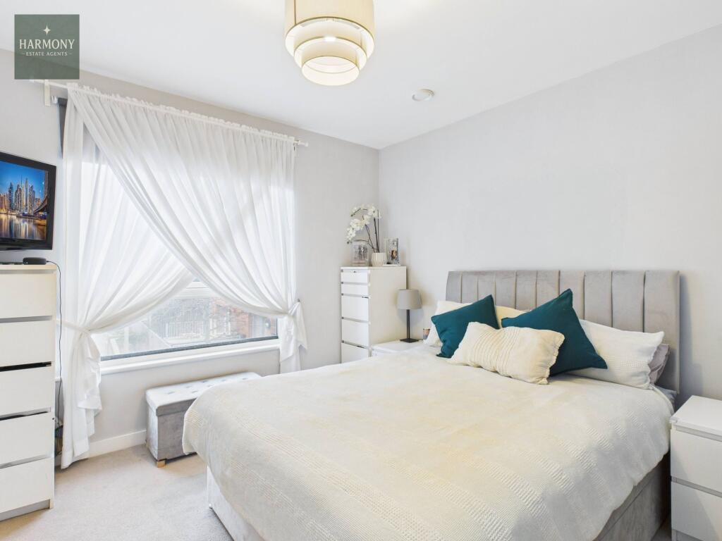 3-bed house on Credon Road, London, E13, £565,000