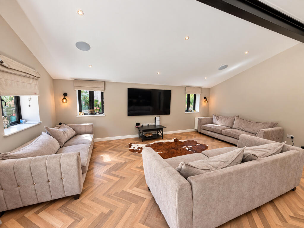 House in Redhill - View 5