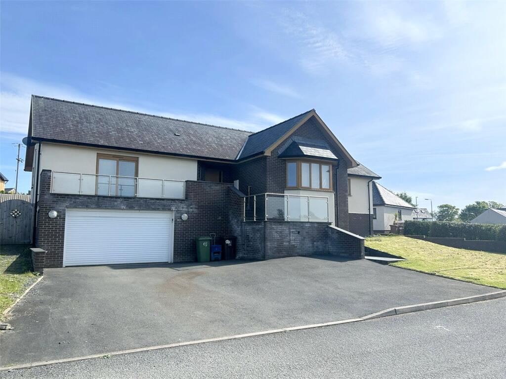 Main image of property: Garreg Lwyd, Tywyn, Gwynedd, LL36