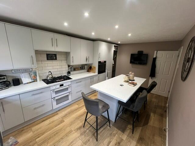 House in Braintree, Great Notley - More