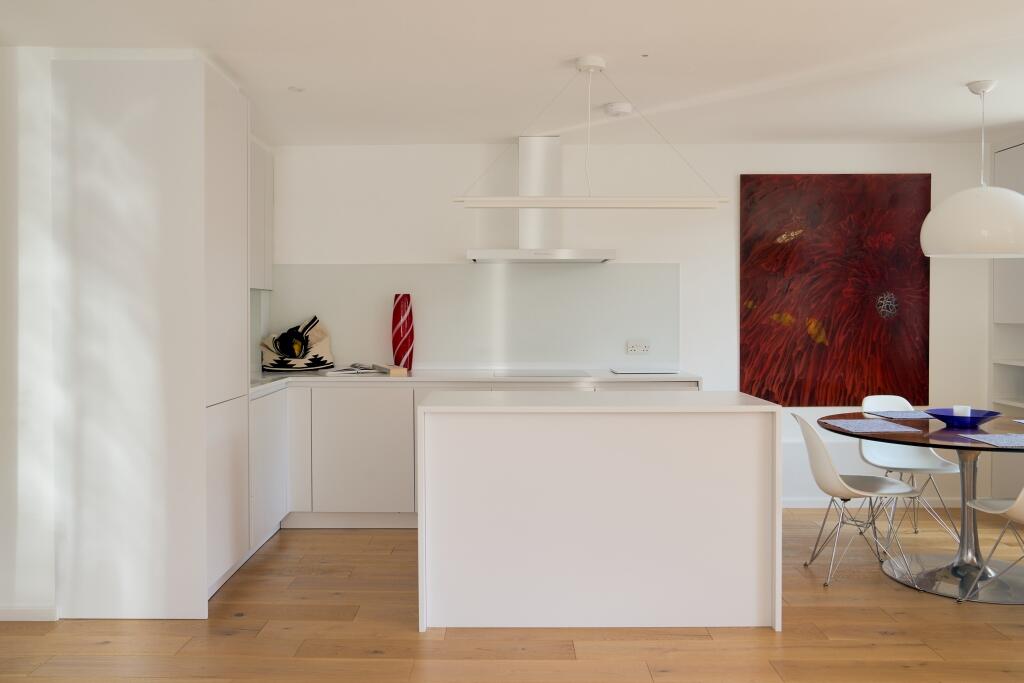 Apartment in Twickenham - More