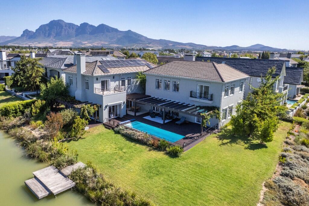 Main image of property: Paarl, Western Cape
