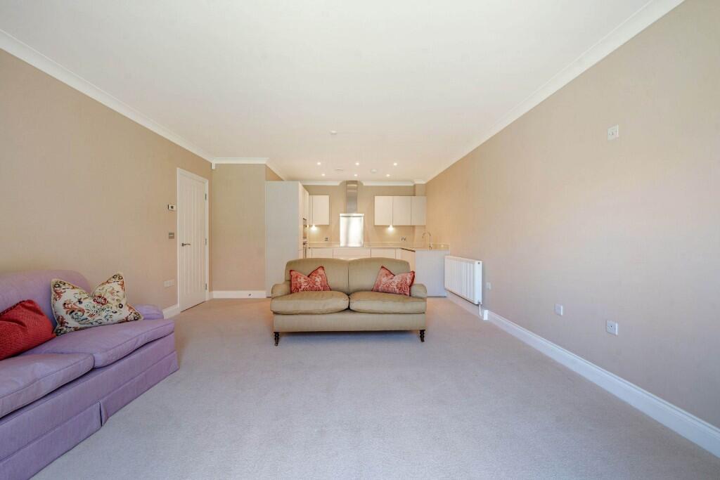 19 Beckings Court, Jones Way, Horsleys Green, HP14 3GR photo 2